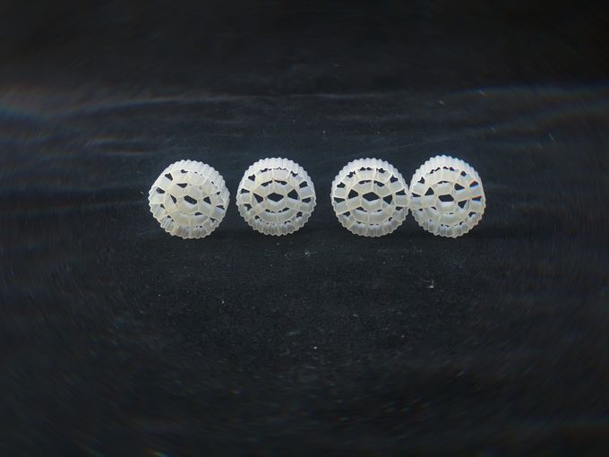 प्लास्टिक 25X4mm एचडीपीई फिल्टर मीडिया आरएएस शॉक प्रतिरोध 0